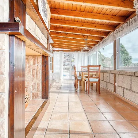 Carlitos By Vista Gomera *