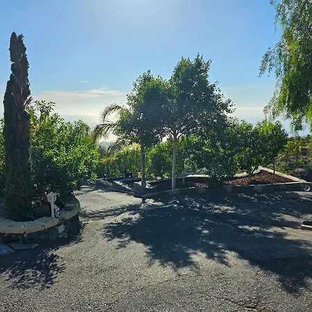 Carlitos Vistas Al Mar Y A La Montaña *