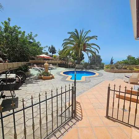 Carlitos Vistas Al Mar Y A La Montaña Villa