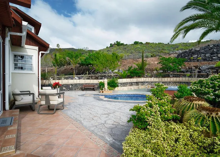 Carlitos By Vista Gomera *